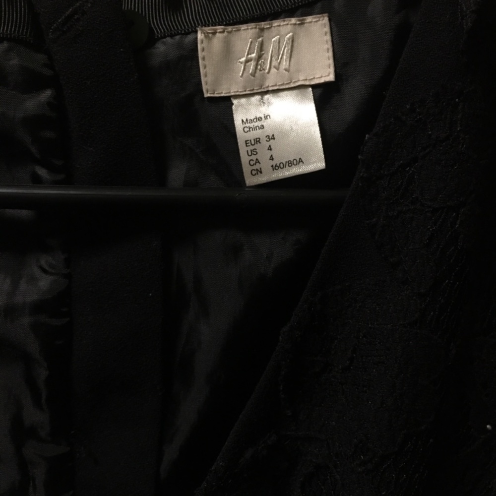 Black Dress with Pockets! - Picture 4 of 4